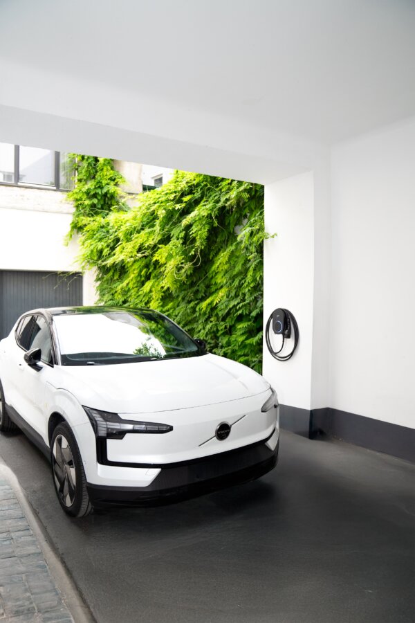 Sähköauton latausasema go-e Charger CORE 11/22kW, 4G/WiFi, Pörssisähkö, Aurinkosähkö, Kuormanhallinta, 6m Type2-kaapeli asennettuna